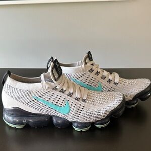Nike fly knit women’s size 8